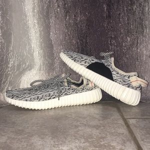 FAKE yeezys.